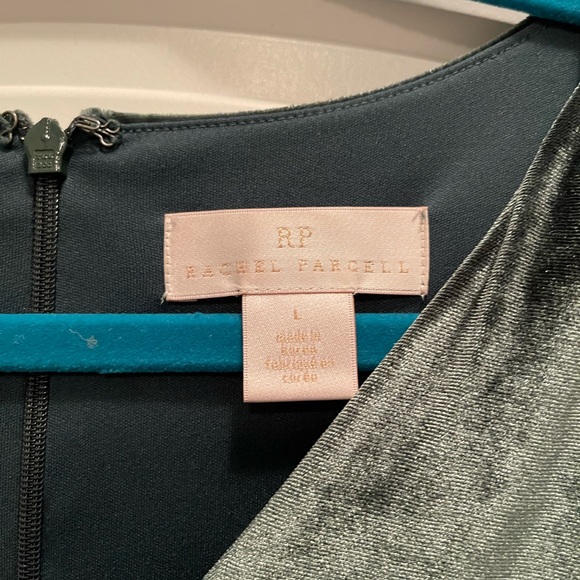 Rachel Parcell Winter 2022 Green Velvet Dress - Picture 4 of 4